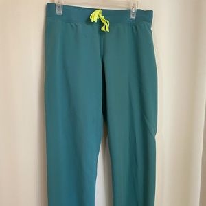 Figs Kade scrub pants in Marine Petite Small